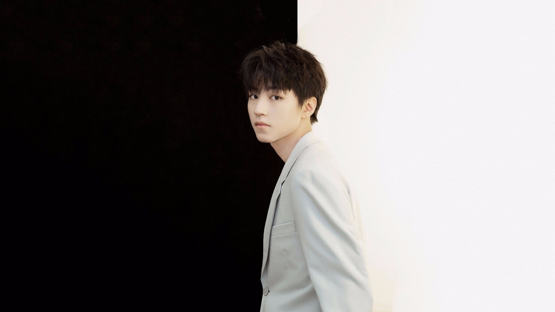 孔德在阿尔卑斯封神,巴黎的铁蹄,如何踏碎了瑞士的精密钟表?